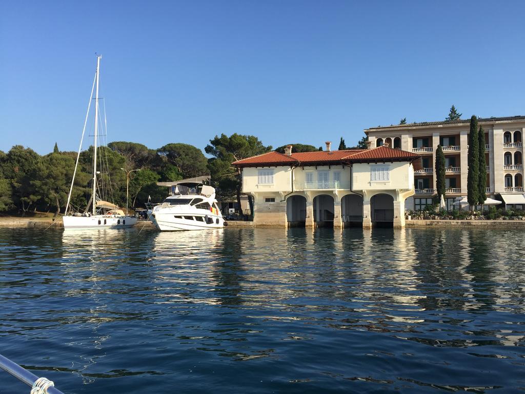Apartment By The Sea