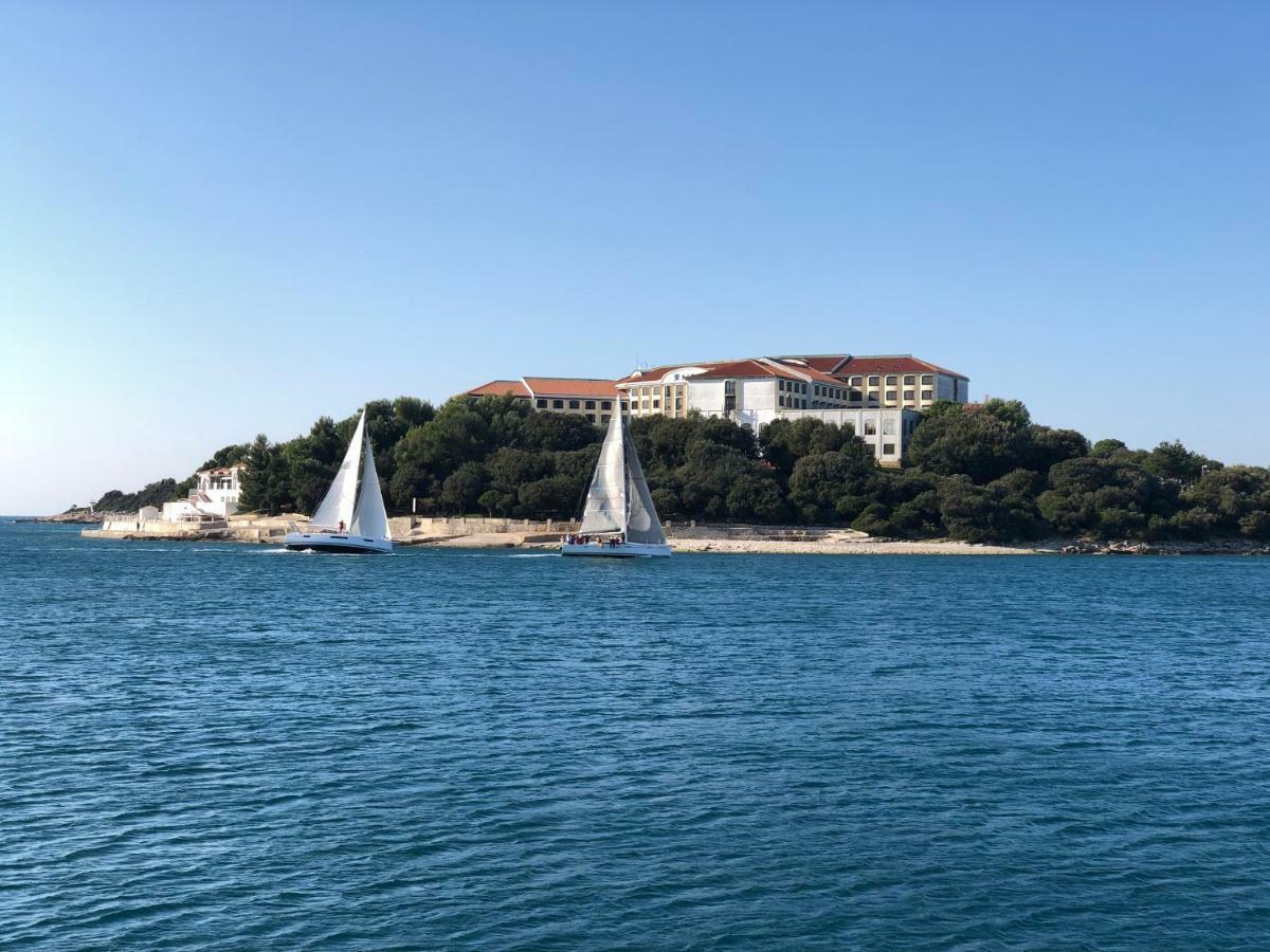 By The Sea Apartment *