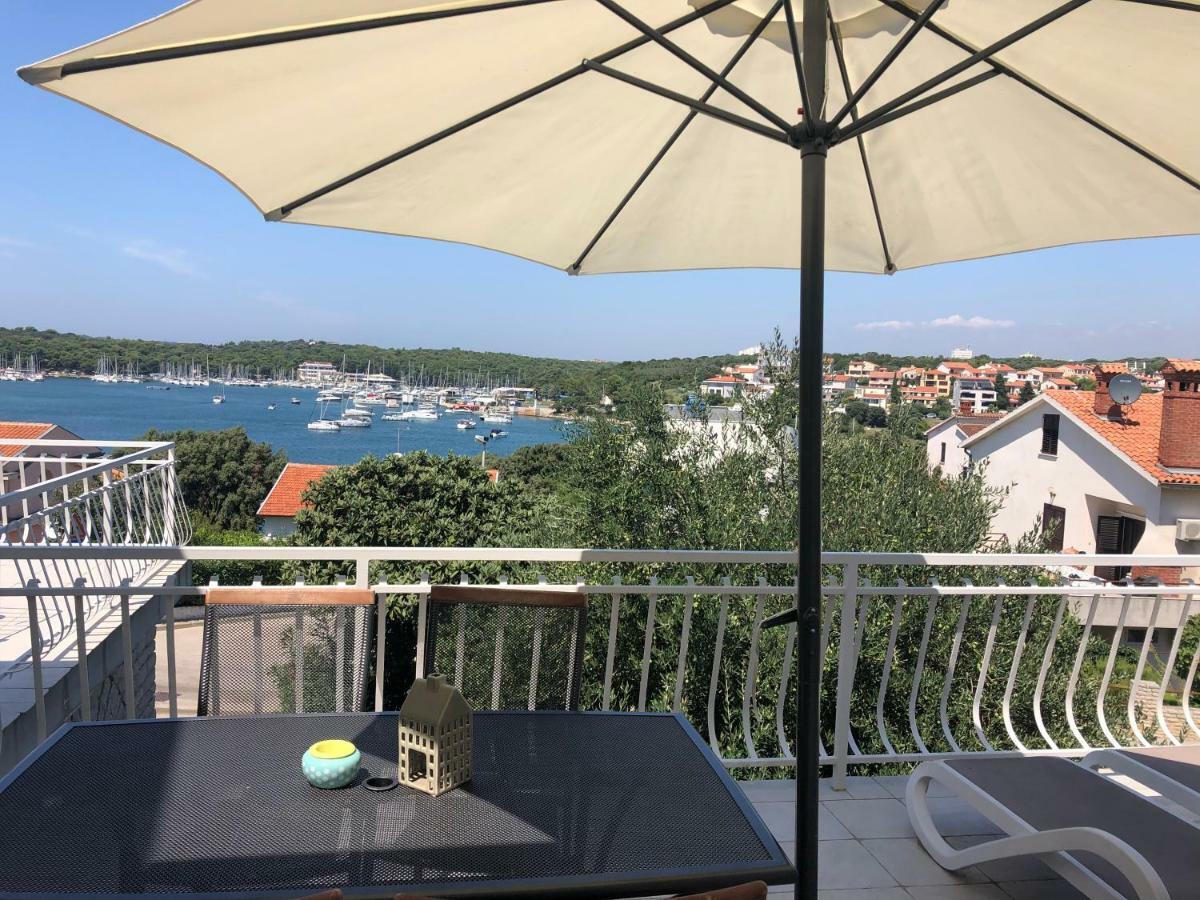 Apartma By The Sea