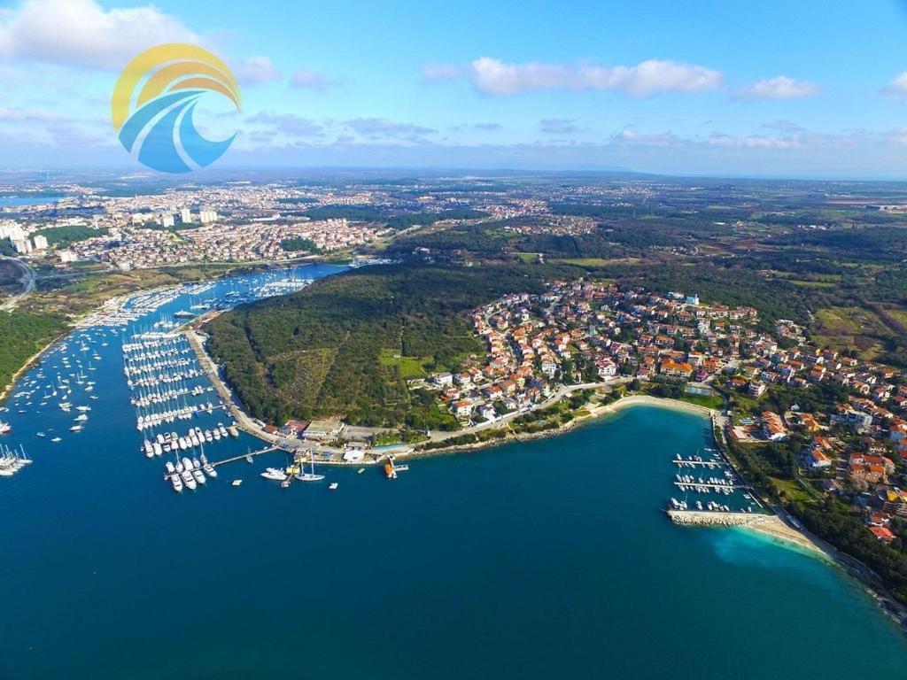 By The Sea Pula