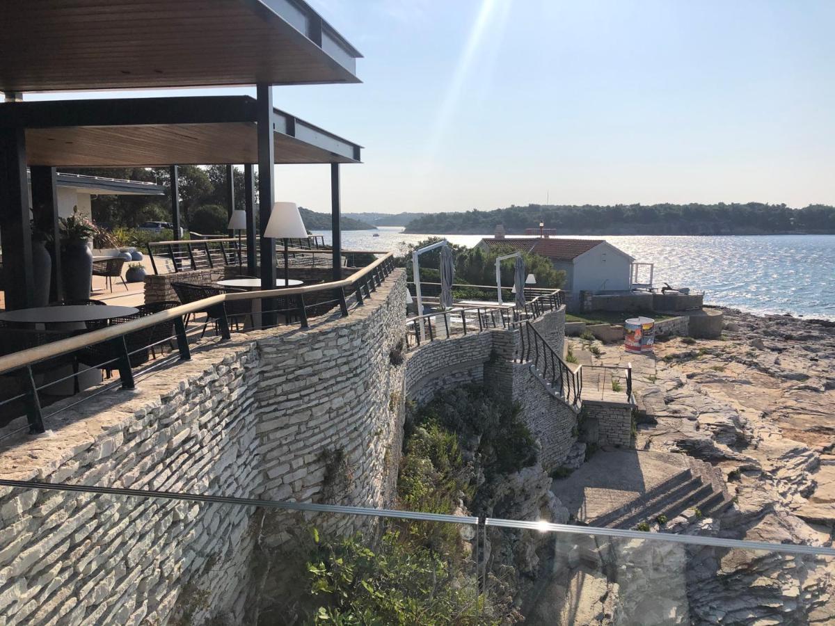 By The Sea * Pula