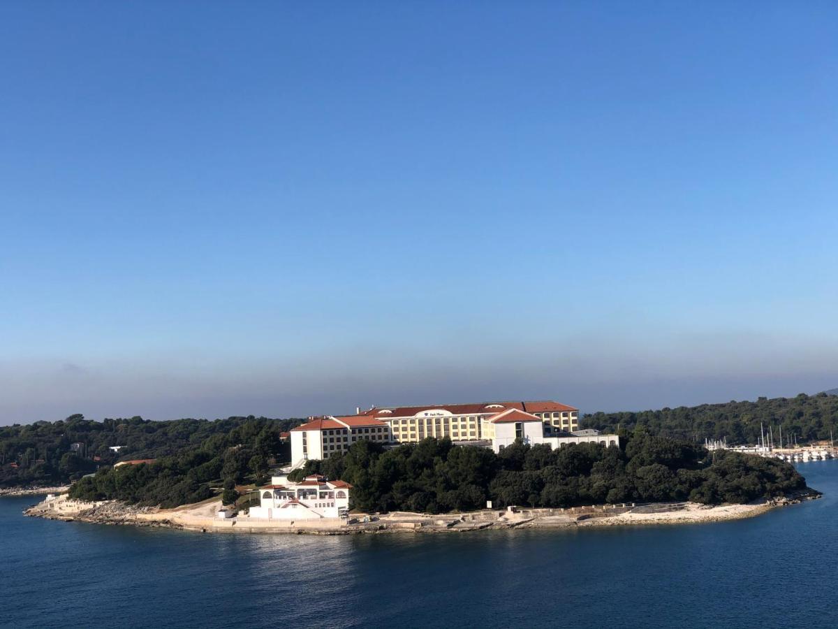 Apartment By The Sea *